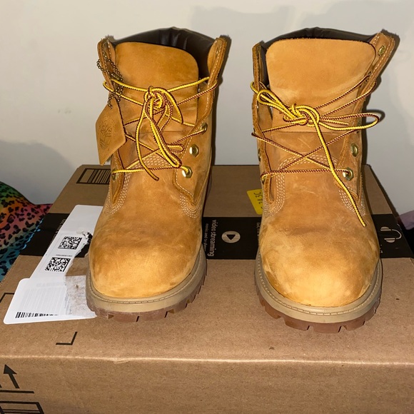 Boots - Picture 2 of 7